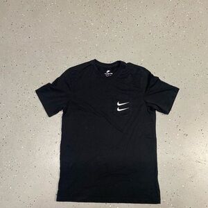Nike pocket tee size medium